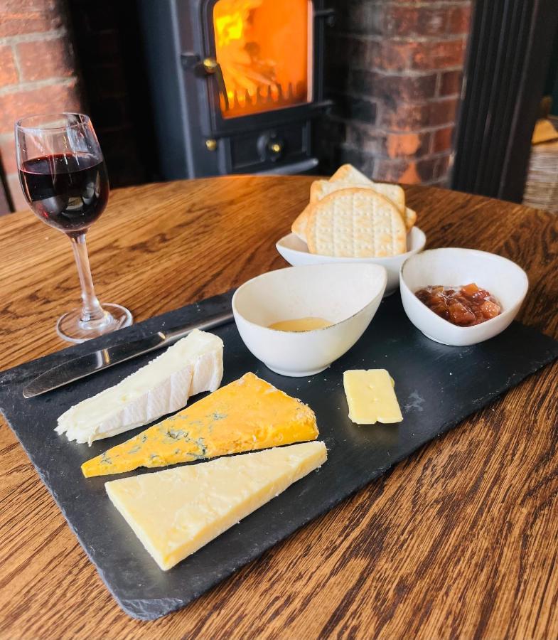 The New Inn Heckfield Hook  Bagian luar foto